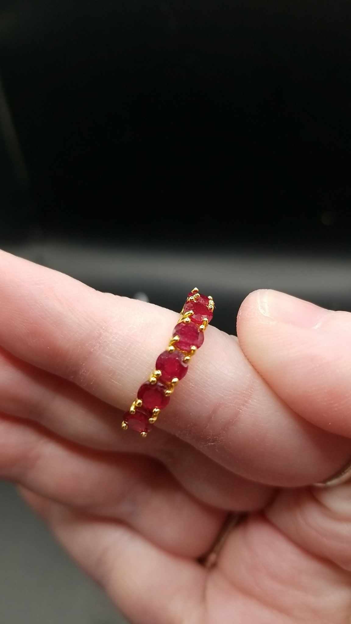 Small Ruby Fitted